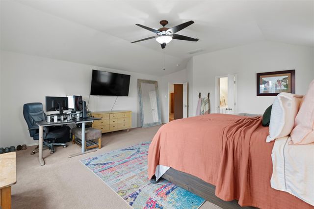 315 Swenson DR, Hutto, TX 78634