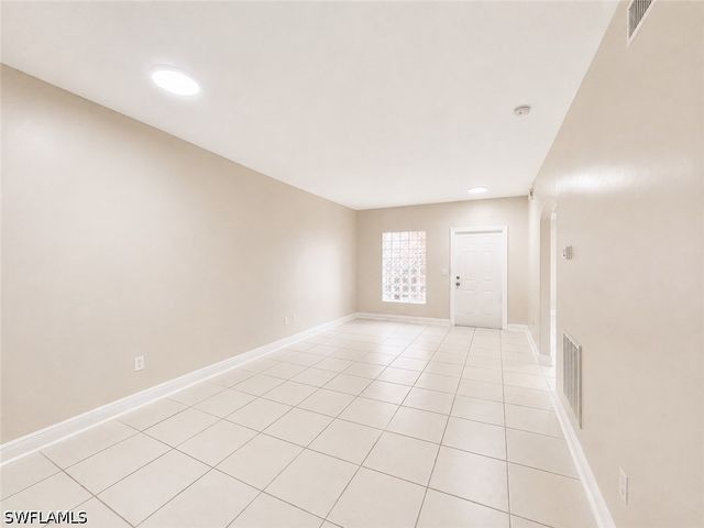 4110 Castilla CIR 105, Fort Myers, FL 33916
