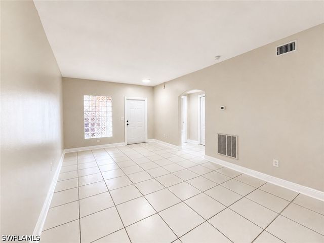 4110 Castilla CIR 105, Fort Myers, FL 33916