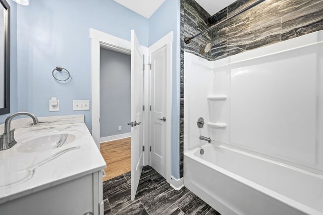 4334 Memory Ln, Adams, TN 37010