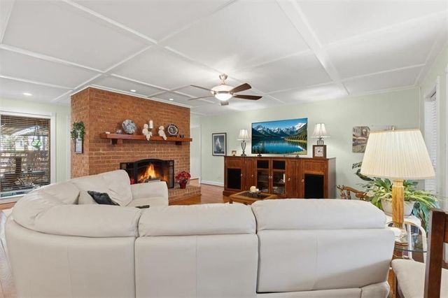 4619 Knollwood NW Drive, Acworth, GA 30101