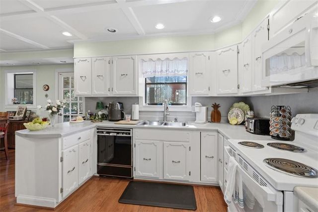 4619 Knollwood NW Drive, Acworth, GA 30101