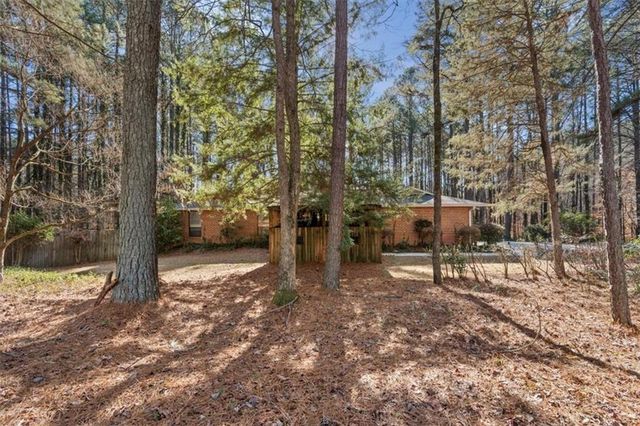 4619 Knollwood NW Drive, Acworth, GA 30101