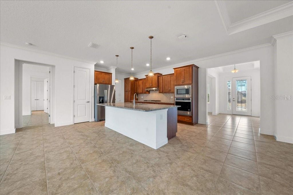 Image 11 of property listing at 10252 SW 96TH LOOP, Ocala, FL 34481