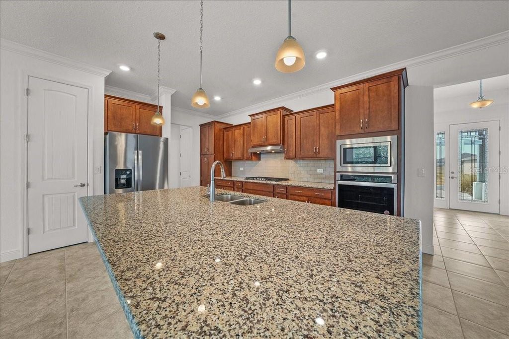 Image 13 of property listing at 10252 SW 96TH LOOP, Ocala, FL 34481