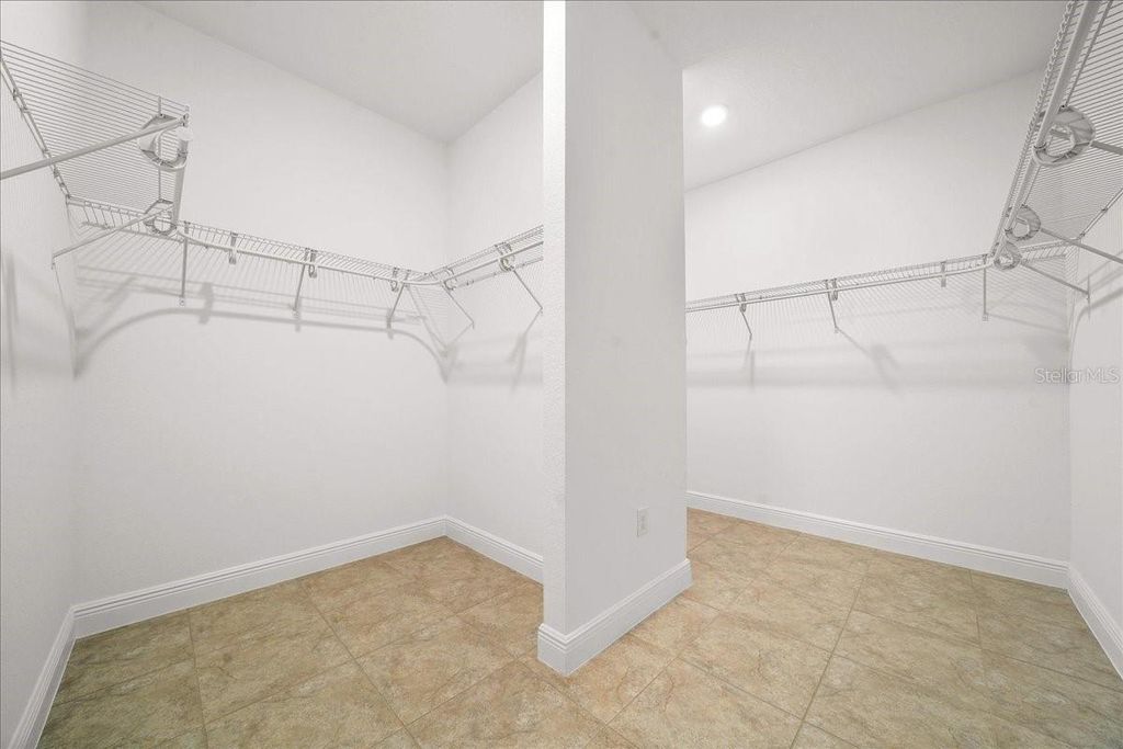 Image 34 of property listing at 10252 SW 96TH LOOP, Ocala, FL 34481