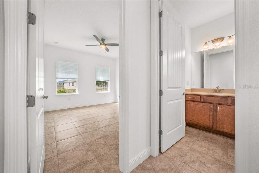 Image 36 of property listing at 10252 SW 96TH LOOP, Ocala, FL 34481