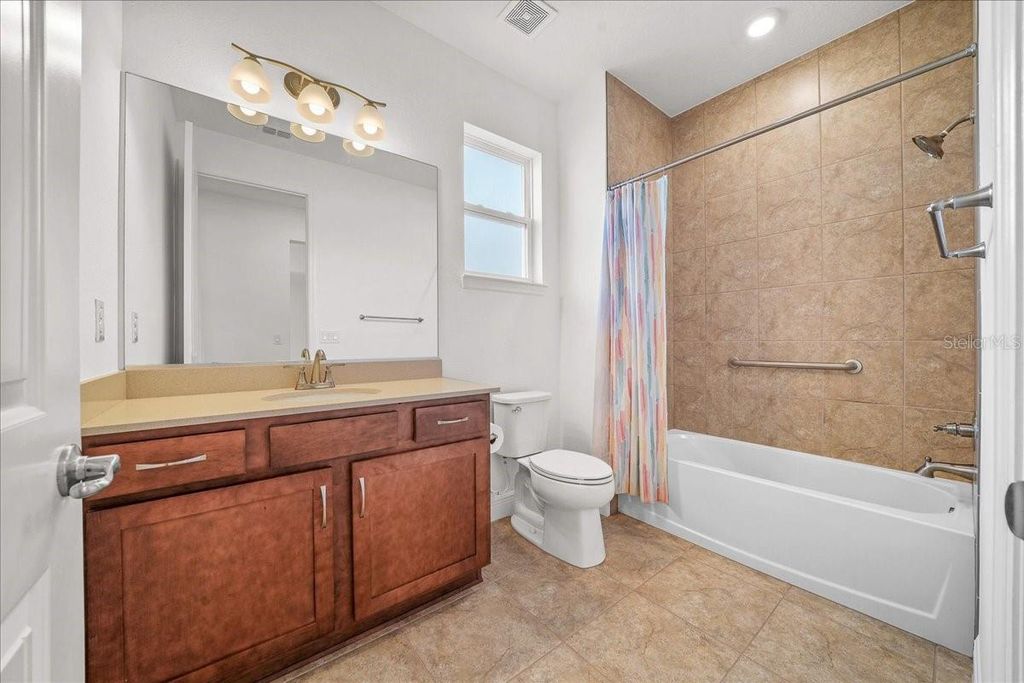 Image 37 of property listing at 10252 SW 96TH LOOP, Ocala, FL 34481