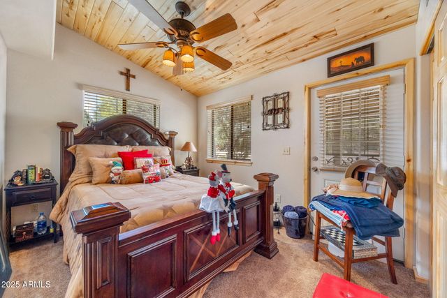 2979 WESTERN STAR Drive, Overgaard, AZ 85933