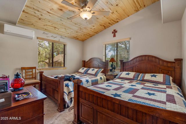 2979 WESTERN STAR Drive, Overgaard, AZ 85933