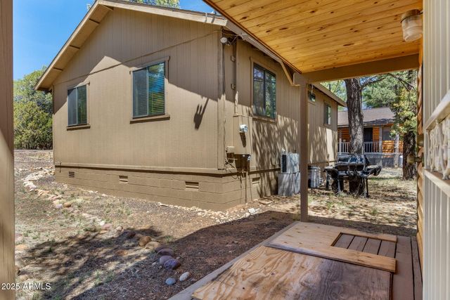 2979 WESTERN STAR Drive, Overgaard, AZ 85933