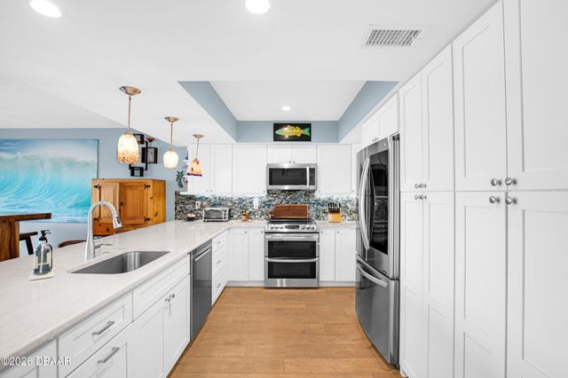 121 Lagoon Court, New Smyrna Beach, FL 32169