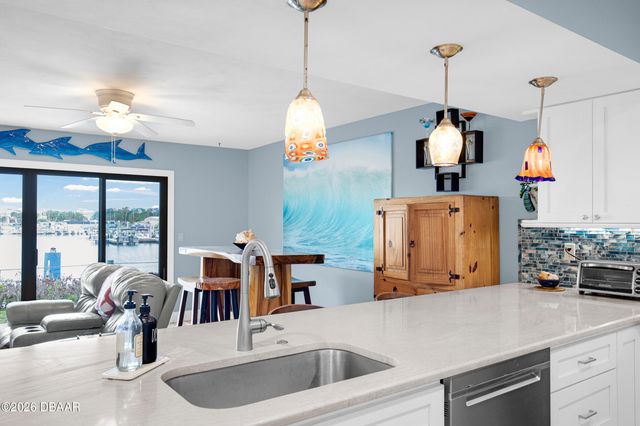 121 Lagoon Court, New Smyrna Beach, FL 32169