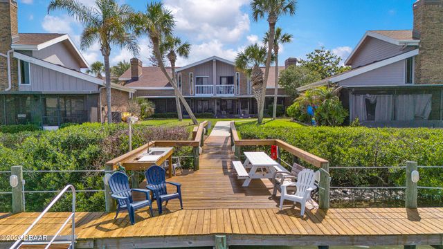 121 Lagoon Court, New Smyrna Beach, FL 32169