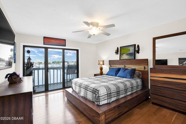 121 Lagoon Court, New Smyrna Beach, FL 32169