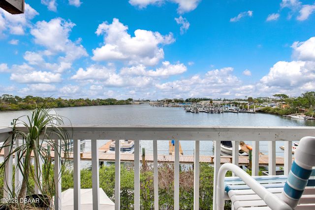 121 Lagoon Court, New Smyrna Beach, FL 32169