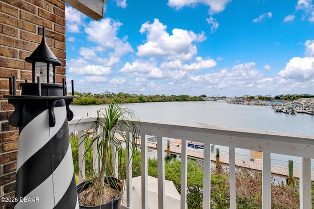 121 Lagoon Court, New Smyrna Beach, FL 32169