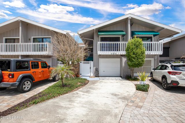 121 Lagoon Court, New Smyrna Beach, FL 32169