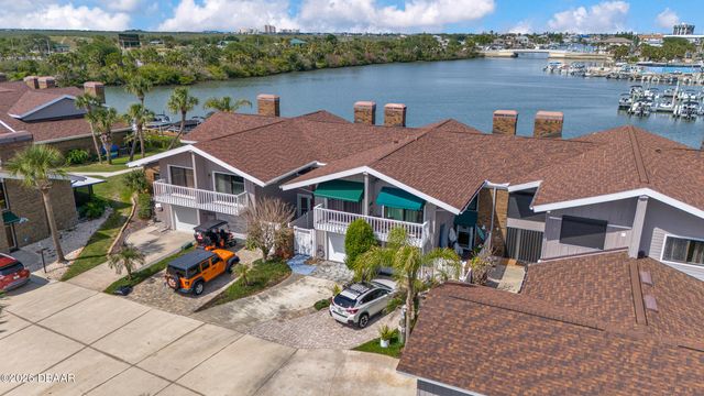 121 Lagoon Court, New Smyrna Beach, FL 32169
