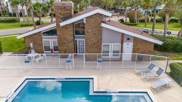 121 Lagoon Court, New Smyrna Beach, FL 32169