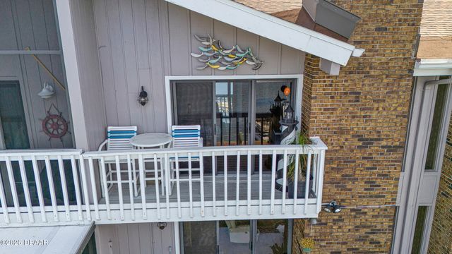 121 Lagoon Court, New Smyrna Beach, FL 32169