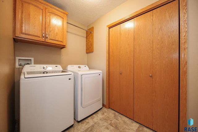 5015 E Newcastle St Street, Sioux Falls, SD 57110