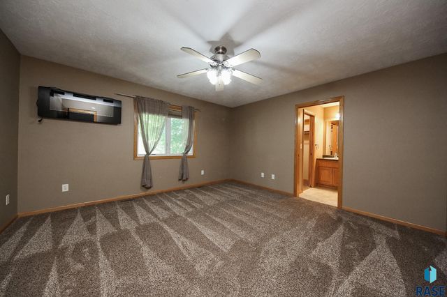 5015 E Newcastle St Street, Sioux Falls, SD 57110