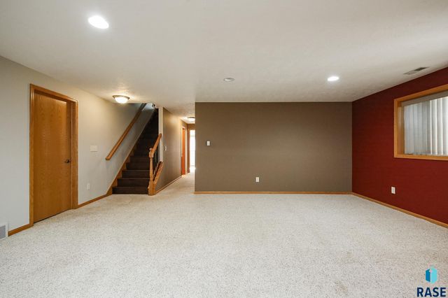 5015 E Newcastle St Street, Sioux Falls, SD 57110