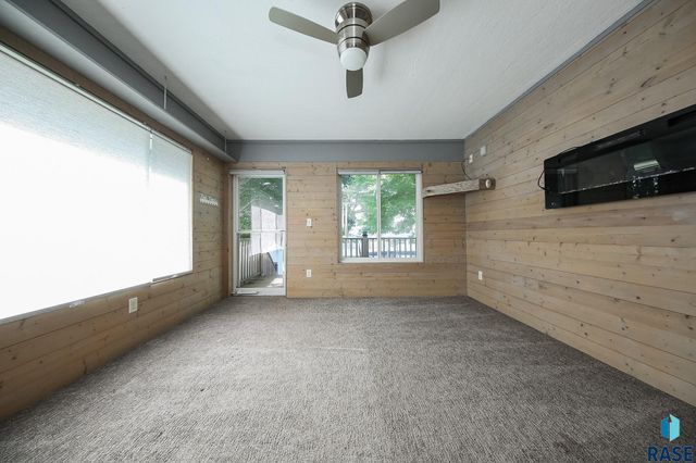 5015 E Newcastle St Street, Sioux Falls, SD 57110