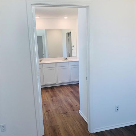 104 Perfect World LOOP, Jarrell, TX 76537