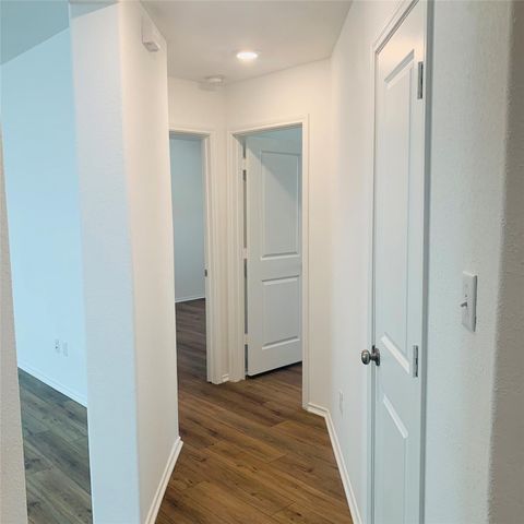 104 Perfect World LOOP, Jarrell, TX 76537