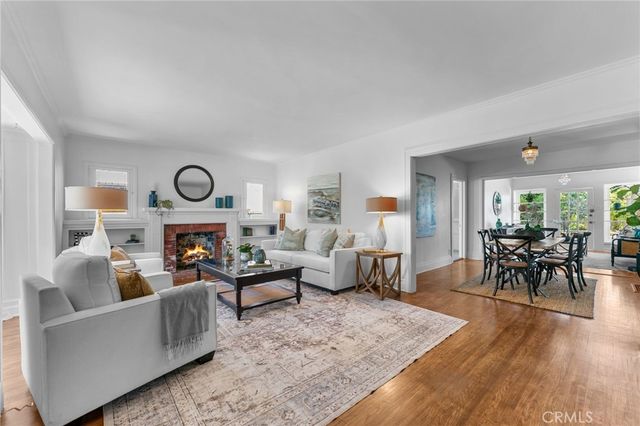 1106 S Victoria Avenue, Los Angeles, CA 90019