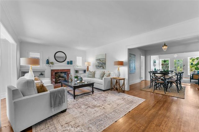 1106 S Victoria Avenue, Los Angeles, CA 90019