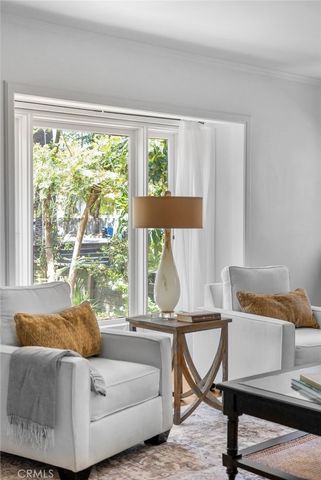 1106 S Victoria Avenue, Los Angeles, CA 90019