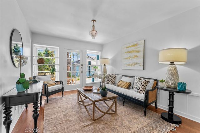 1106 S Victoria Avenue, Los Angeles, CA 90019