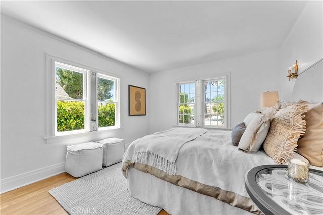 1106 S Victoria Avenue, Los Angeles, CA 90019