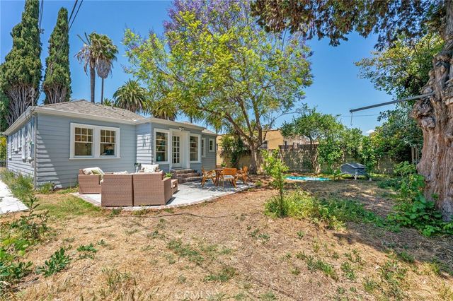 1106 S Victoria Avenue, Los Angeles, CA 90019