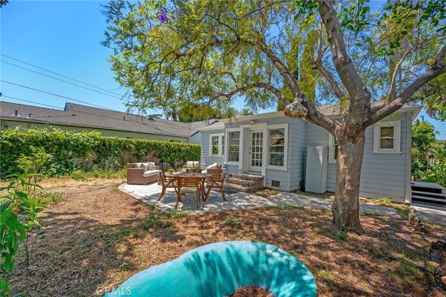 1106 S Victoria Avenue, Los Angeles, CA 90019