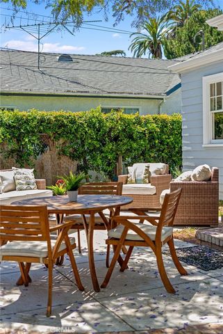 1106 S Victoria Avenue, Los Angeles, CA 90019