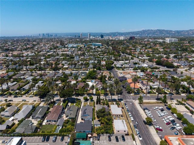 1106 S Victoria Avenue, Los Angeles, CA 90019