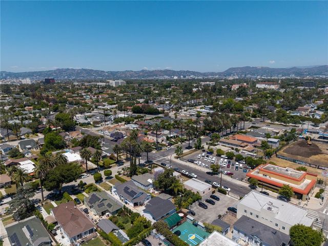 1106 S Victoria Avenue, Los Angeles, CA 90019