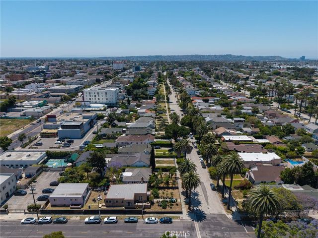 1106 S Victoria Avenue, Los Angeles, CA 90019
