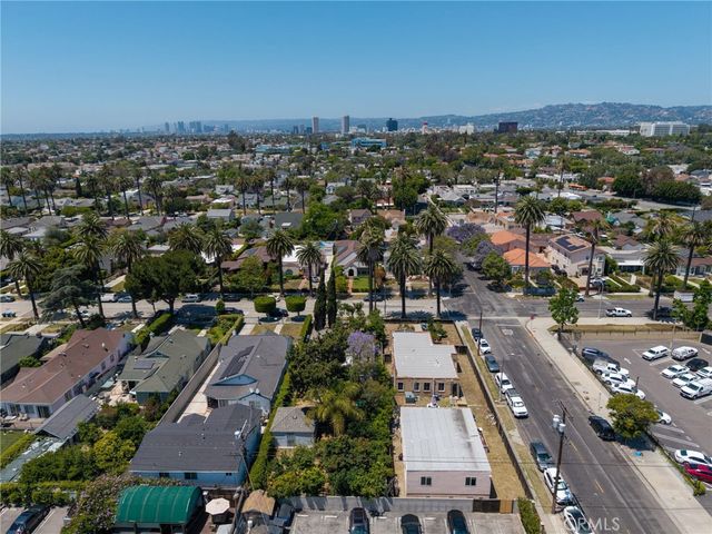 1106 S Victoria Avenue, Los Angeles, CA 90019