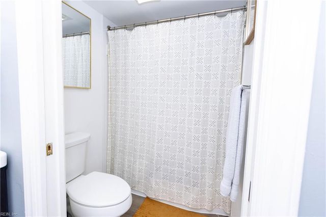 100 Burnt Bridge Way Apt E, Yorktown, VA 23692