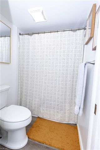 100 Burnt Bridge Way Apt E, Yorktown, VA 23692