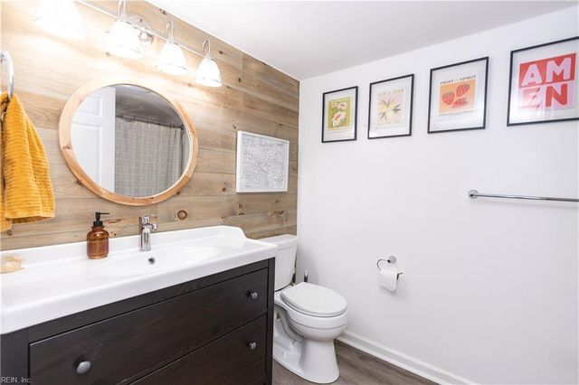 100 Burnt Bridge Way Apt E, Yorktown, VA 23692