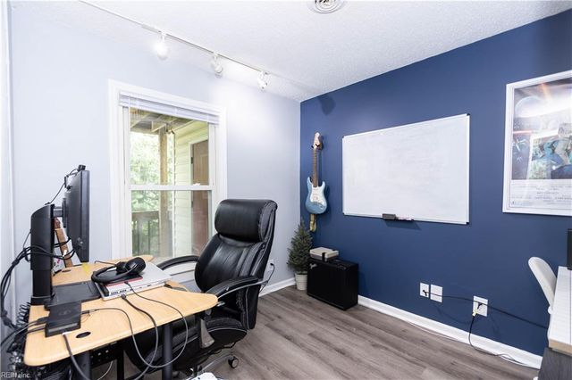 100 Burnt Bridge Way Apt E, Yorktown, VA 23692