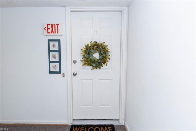 100 Burnt Bridge Way Apt E, Yorktown, VA 23692