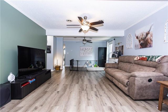 100 Burnt Bridge Way Apt E, Yorktown, VA 23692