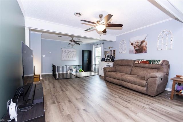 100 Burnt Bridge Way Apt E, Yorktown, VA 23692